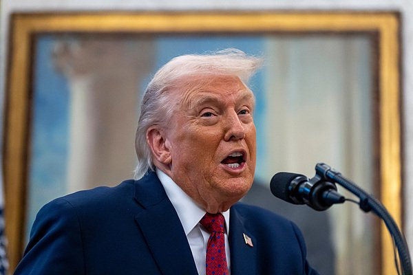 “这是特朗普给泽连斯基的最后通牒：接受条件，否则就没机会了”