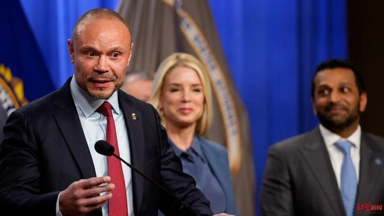 因爱泼斯坦档案，FBI二把手上任9个月宣布辞职！特朗普：他想回去做节目了