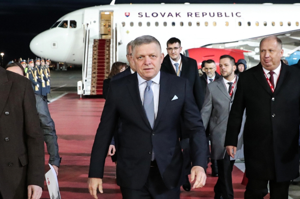 “开局不利”，斯洛伐克总理：我们的飞机在布鲁塞尔机场被撞坏，暂时无法飞行