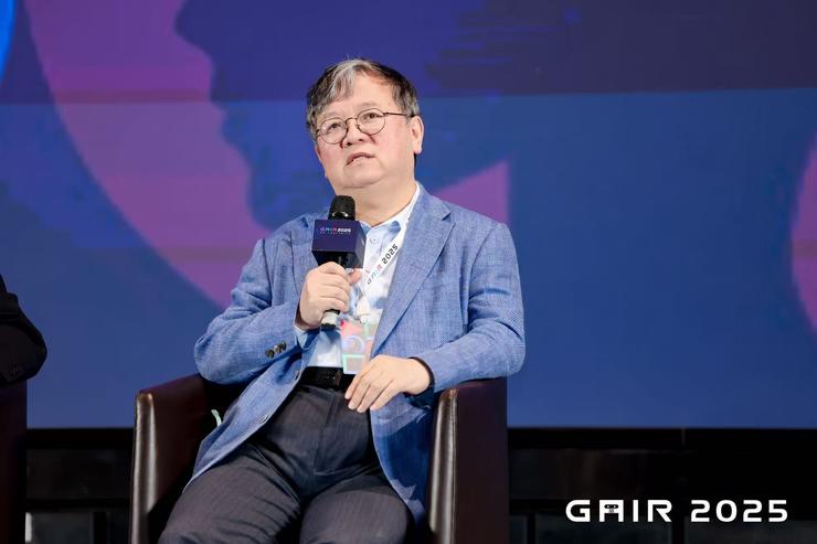 AI浪潮下，10年后的顶尖高校拼什么？ 丨GAIR 2025