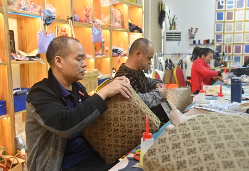 凝心聚力开新局 以经济强基筑牢复兴伟业