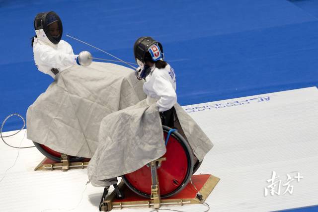 轮椅上的“剑客”