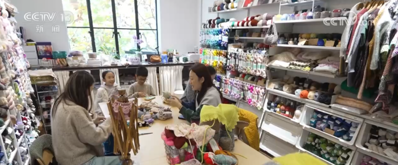 “悦己消费”持续升温带火“娃衣”大市场 开辟时尚玩偶圈新赛道