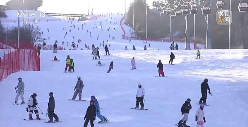 新闻周刊丨雪假、春秋假来了,学生的“新”假期到底怎么过?