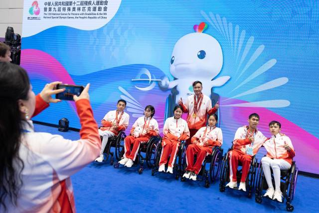 轮椅上的“剑客”