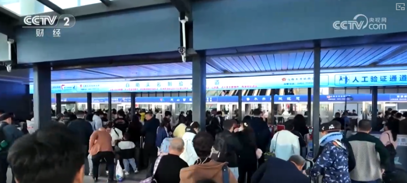 “增设雪假+惠民政策+特色景观”掀起冰雪新热潮 “滑”出消费新“动”力