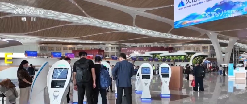 旅客与游客齐聚、民航与文旅融合 粤港澳大湾区机场群建设发展呈现新活力