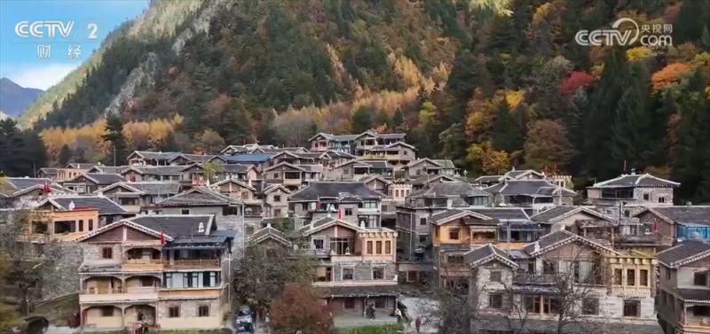 夜滑、冰浮、“云端玩雪”……冰雪“冷资源”激活“热经济” 解锁“流量密码”