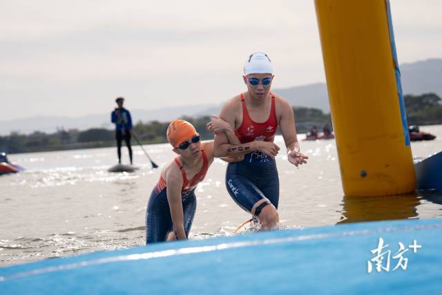 成为一束光,全盲女孩的“铁人”之路