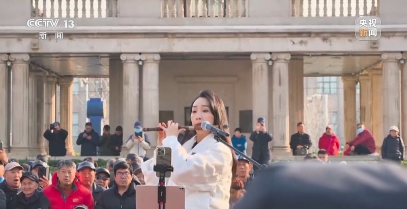新闻周刊丨人民“演奏家”进公园 市民现场点歌不亦乐乎