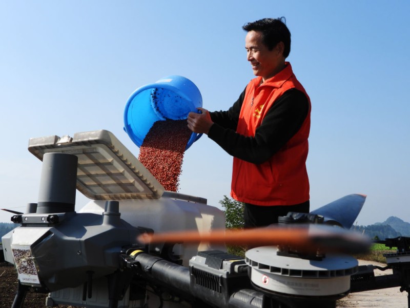 四中全会精神解读・市场最前沿丨驶向丘陵山区！国产农机焕新启程