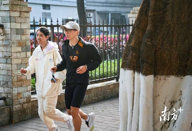 陪看不见的女孩跑下去|无障碍影片