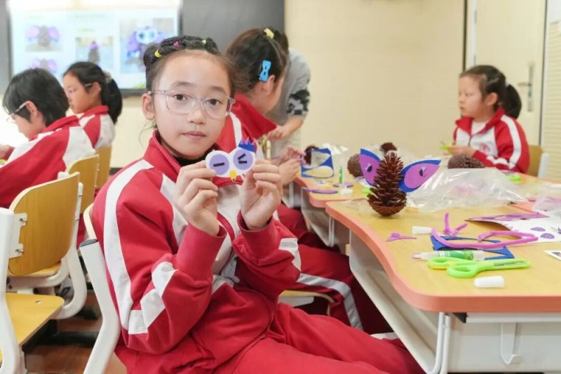 “美林美育大课堂”走进校园|松塔猫头鹰“变身记”