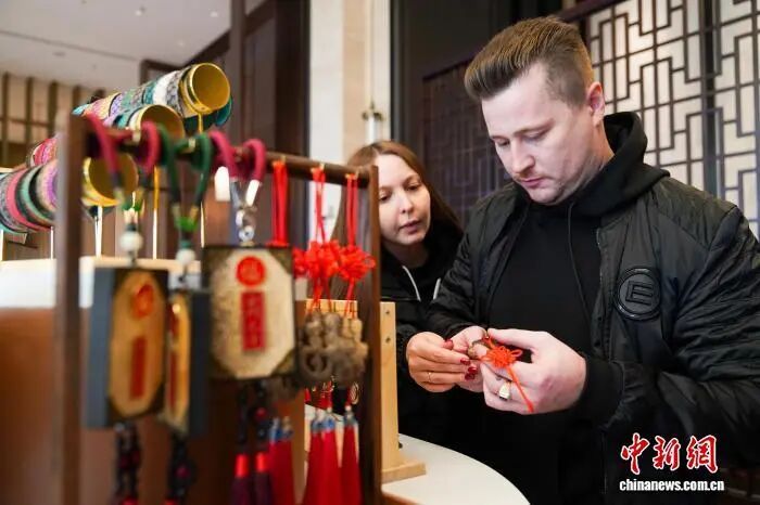 “免签朋友圈”再扩容，这些老外在中国玩到不想回家