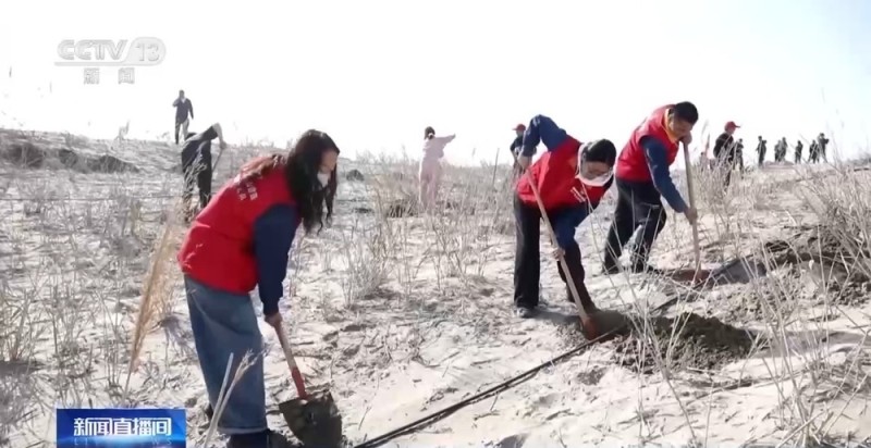 从防沙、固沙到治沙、用沙 看他们如何阻止两大沙漠合拢→