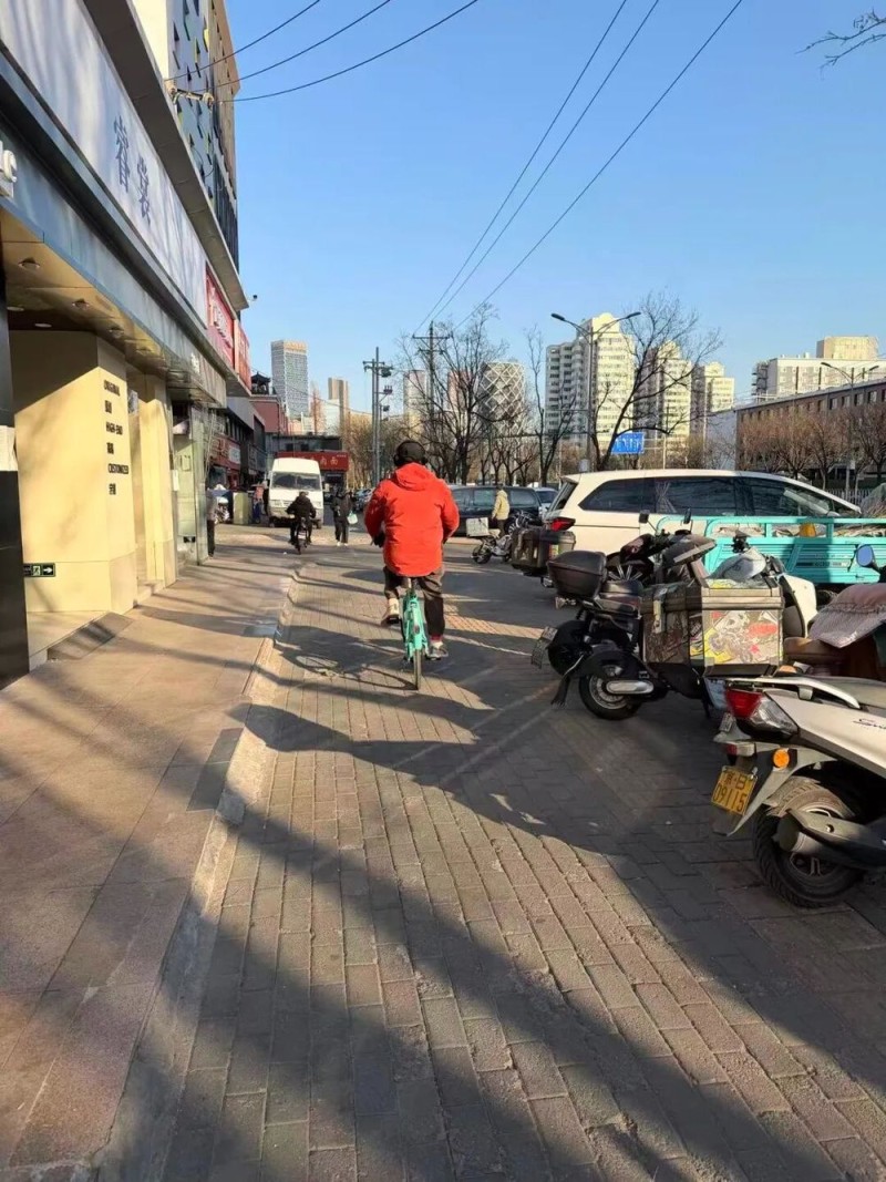 骑行乱、车位缺、执法难:北京700万辆电动自行车的治理考题