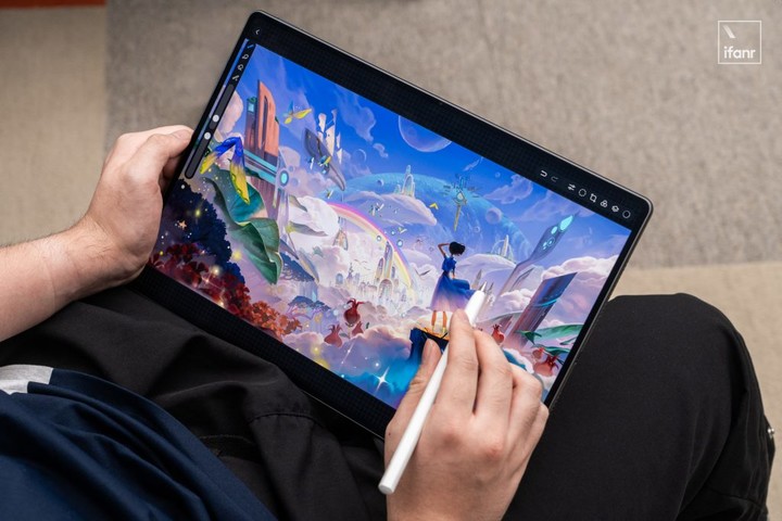 华为 MatePad Edge 评测：鸿蒙也「二合一」了，然后呢？