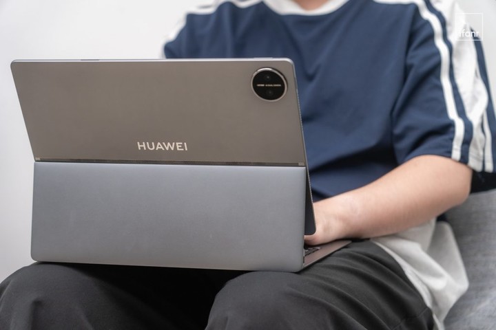 华为 MatePad Edge 评测：鸿蒙也「二合一」了，然后呢？