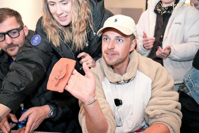 【中国有约】古韵味+新场景 外国朋友走进“津门故里”感受老街的焕新魅力