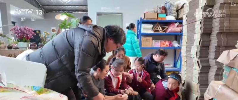 百姓“家门口”享受优质家庭教育服务 多种方式帮助家长缓解“育儿焦虑”