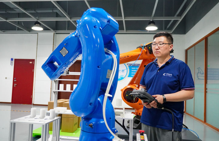 中国经济样本观察・县域样本篇｜民营经济何以成为这座山东小城“最亮名片”？