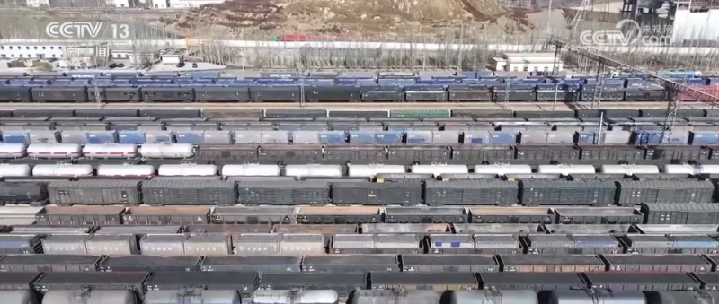 前11个月铁路运输“成绩单”出炉 “货畅其流”折射经济澎湃活力