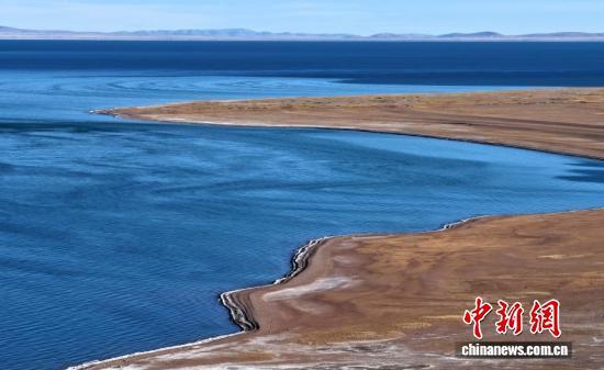 航拍冬日色林错景色壮丽