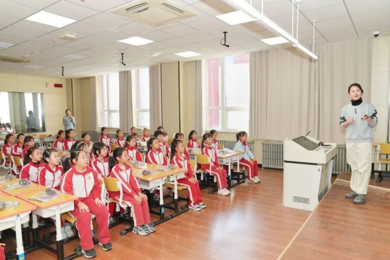 “美林美育大课堂”走进校园|松塔猫头鹰“变身记”