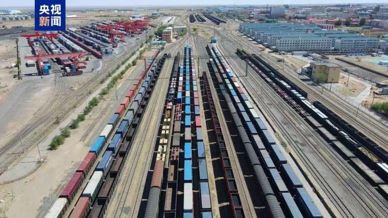 1至11月国家铁路发送货物37.27亿吨