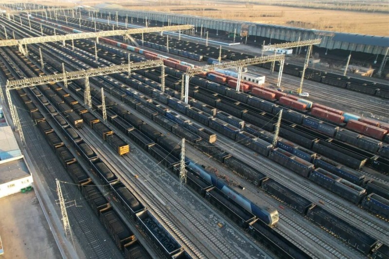 保障冬季采暖 11月份国家铁路累计发送煤炭1.84亿吨