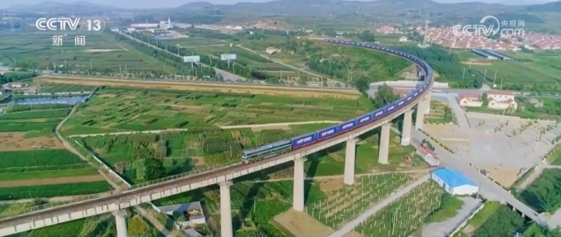 前11个月铁路运输“成绩单”出炉 “货畅其流”折射经济澎湃活力