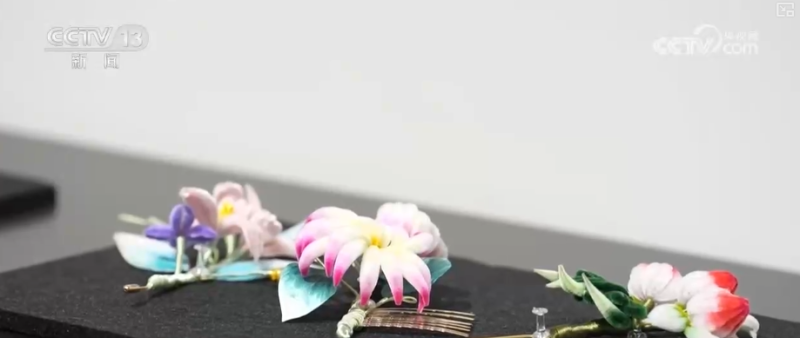 “悦己消费”持续升温带火“娃衣”大市场 开辟时尚玩偶圈新赛道