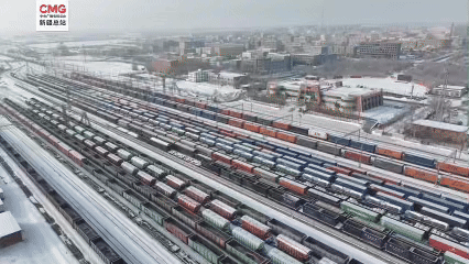 新疆阿拉山口:全国首单航空煤油出口中亚