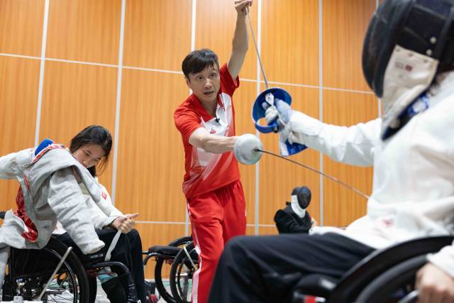 轮椅上的“剑客”