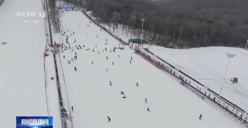 视频丨新疆阿勒泰 “雪假”正式开启 冰雪经济持续火热