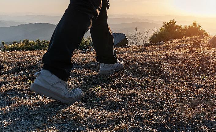 “野爬”成新风尚 户外徒步如何规避未知风险保证安全？