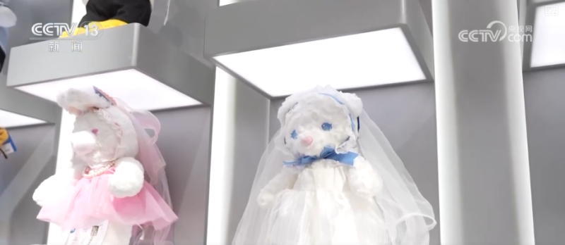 “悦己消费”持续升温带火“娃衣”大市场 开辟时尚玩偶圈新赛道