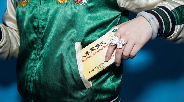 让马斯克变街头痞子、林黛玉穿潮牌，这个AI视频新玩法太上头，手把手教你秒变潮人