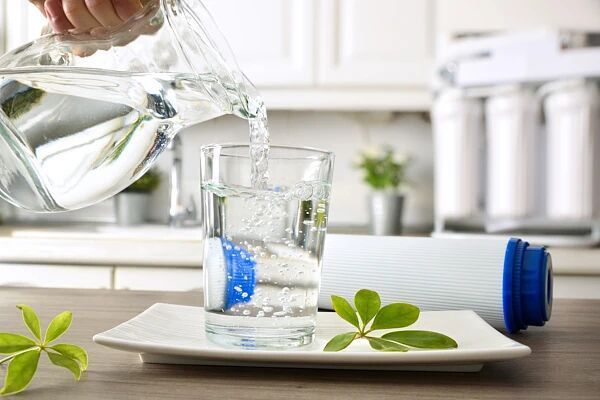 长期喝白开水和长期喝茶的人，谁更健康？