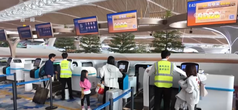 旅客与游客齐聚、民航与文旅融合 粤港澳大湾区机场群建设发展呈现新活力