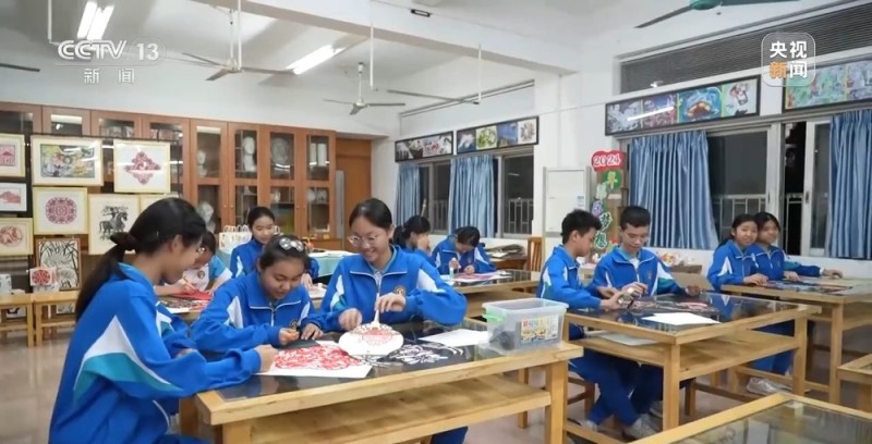 新闻周刊丨雪假、春秋假来了,学生的“新”假期到底怎么过?