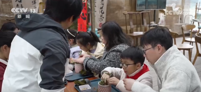 百姓“家门口”享受优质家庭教育服务 多种方式帮助家长缓解“育儿焦虑”