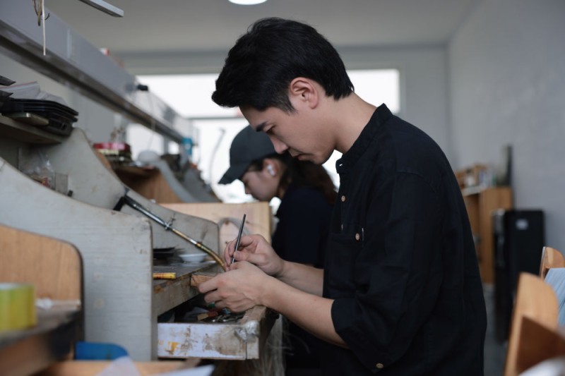 0.16毫米细的金属丝能做什么?这位“90”后给出答案