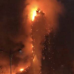 河北保定一园区发生大火，当地：火已扑灭，无人员伤亡