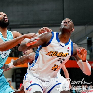 CBA俱乐部杯-广厦逆转青岛 塔克22+7 孙铭徽13+10 米奇19+13