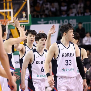 男篮世亚预-中国再负韩国 程帅澎19分伤退 李政玹6三分轰24分
