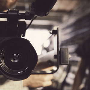 外交部发言人就日方声称中国海军舰载机对日本自卫队战斗机“雷达照射”事答记者问